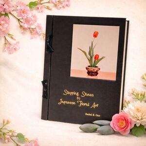 Vintage 1965 Japanese Floral Art ( Ikebana) Book By Rachel E. Carr